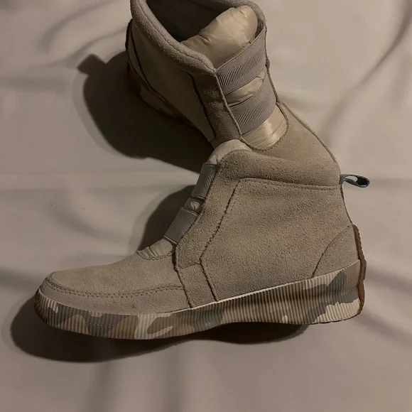Sorel Women's Winter Boots - Light Gray - Picture 5 of 6